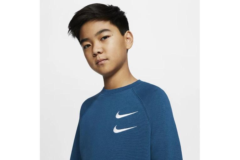 Nike Sportswear Swoosh Sweater Blauw Jongens 5 Nike Sportswear Swoosh Sweater Blauw Jongens - Afbeelding 3